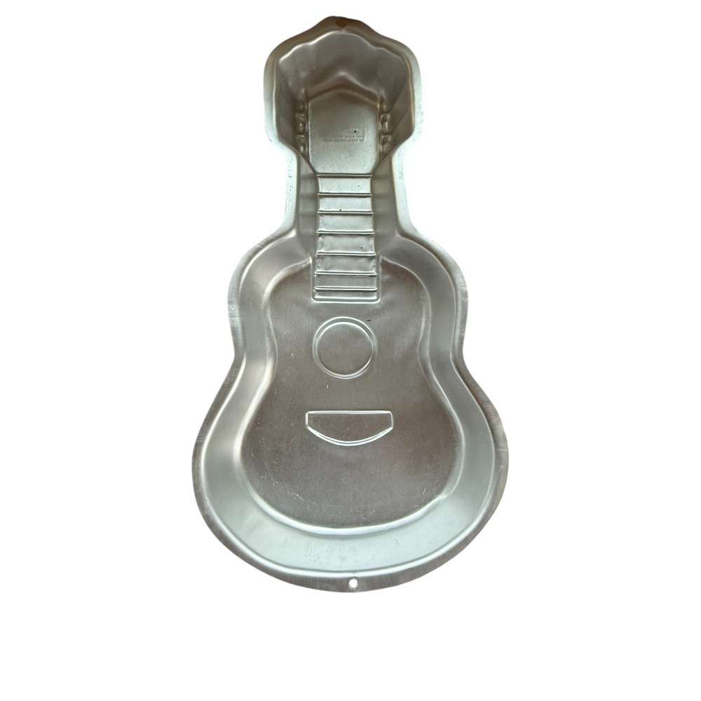 WILTON Aluminum Acoustic Guitar Shaped Cake Pan Baking Mold 17 3/4"‎  #2105-570